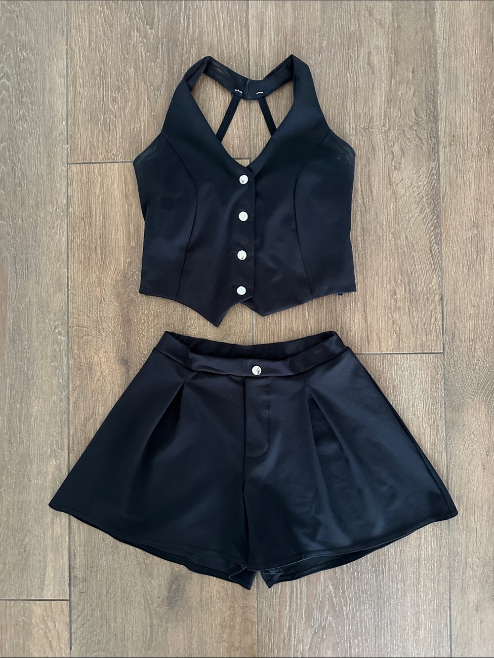 Kelle' Black High-Waist Tailored Skort with Front Button. Girls size adult small